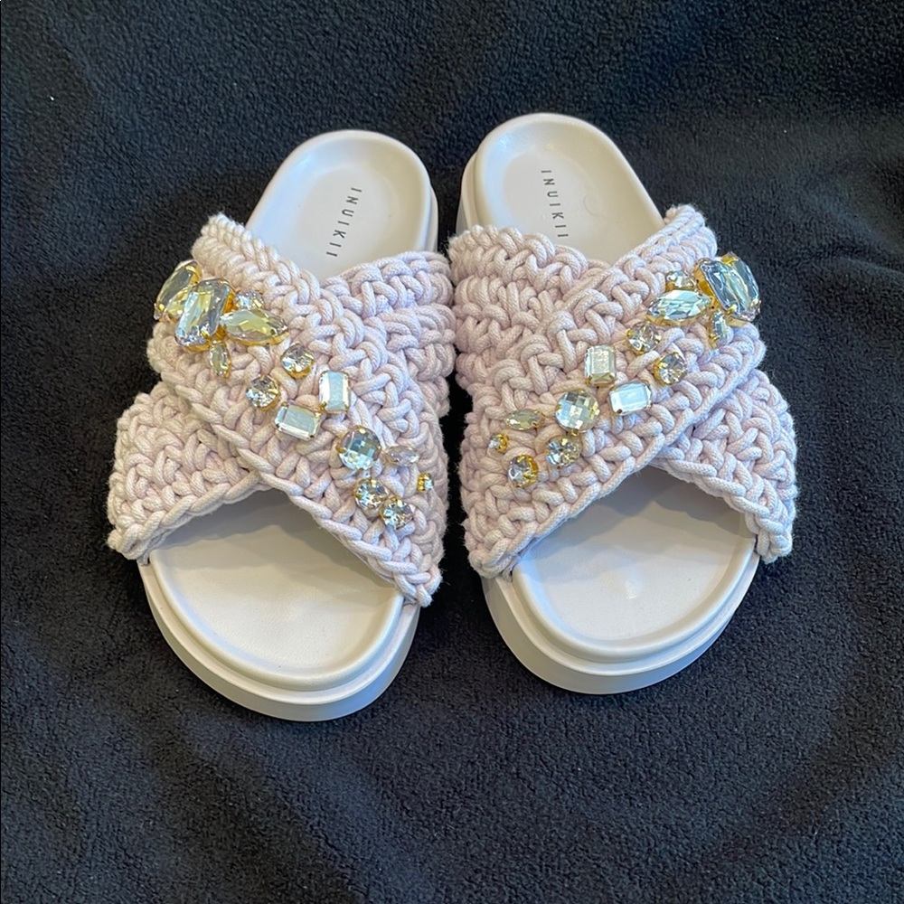 INUIKII women's woven sandals in size 39 NWOT